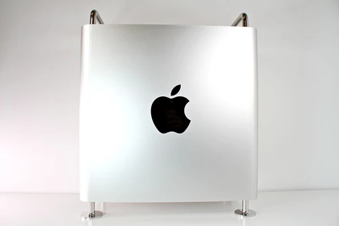 2019_Mac_Pro_side_panel_15cd29fa-d2fd-4afd-bbe5-dcec0b7f45c2